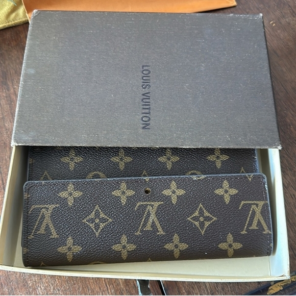 Louis Vuitton Monogram Wallet - Picture 4 of 13